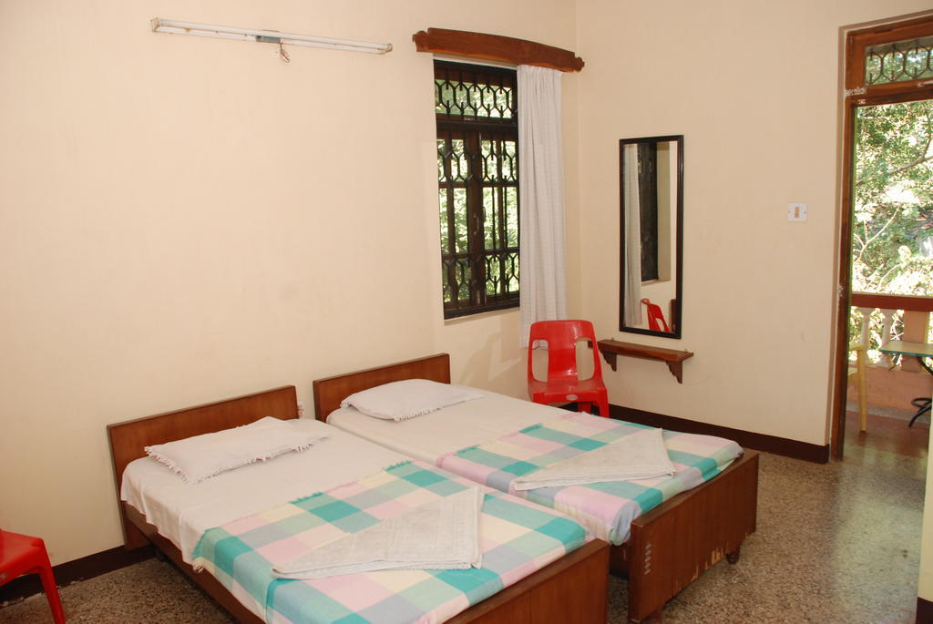 Pinto Guest House Candolim Oda fotoğraf