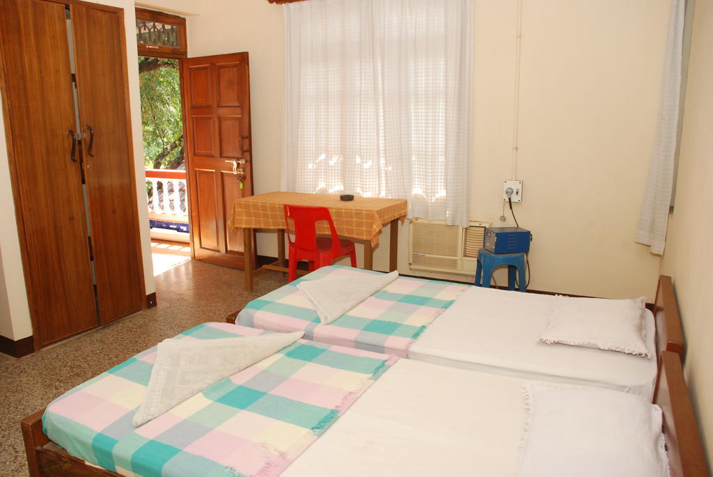 Pinto Guest House Candolim Oda fotoğraf