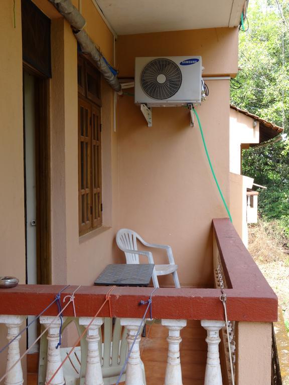Pinto Guest House Candolim Oda fotoğraf