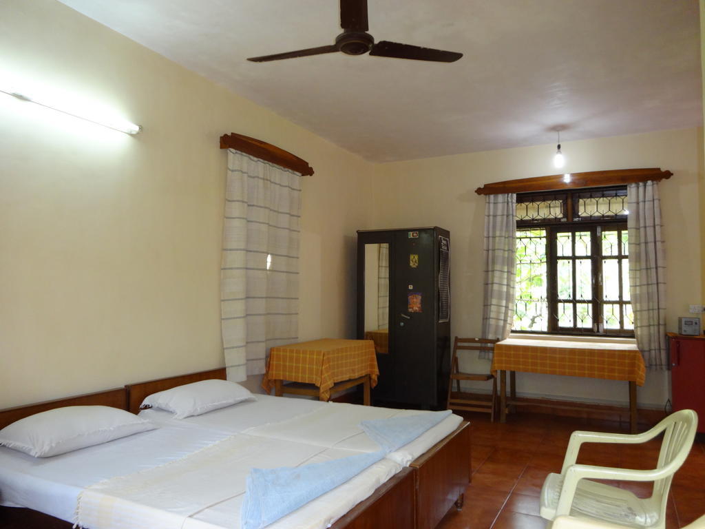 Pinto Guest House Candolim Oda fotoğraf